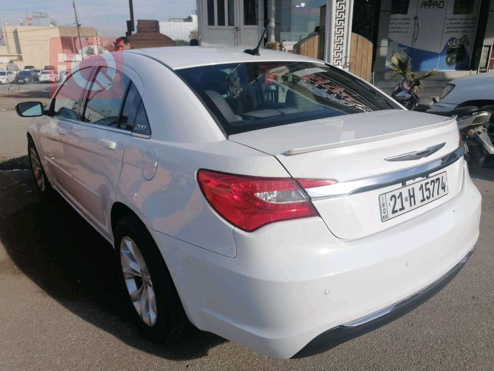 Chrysler 200